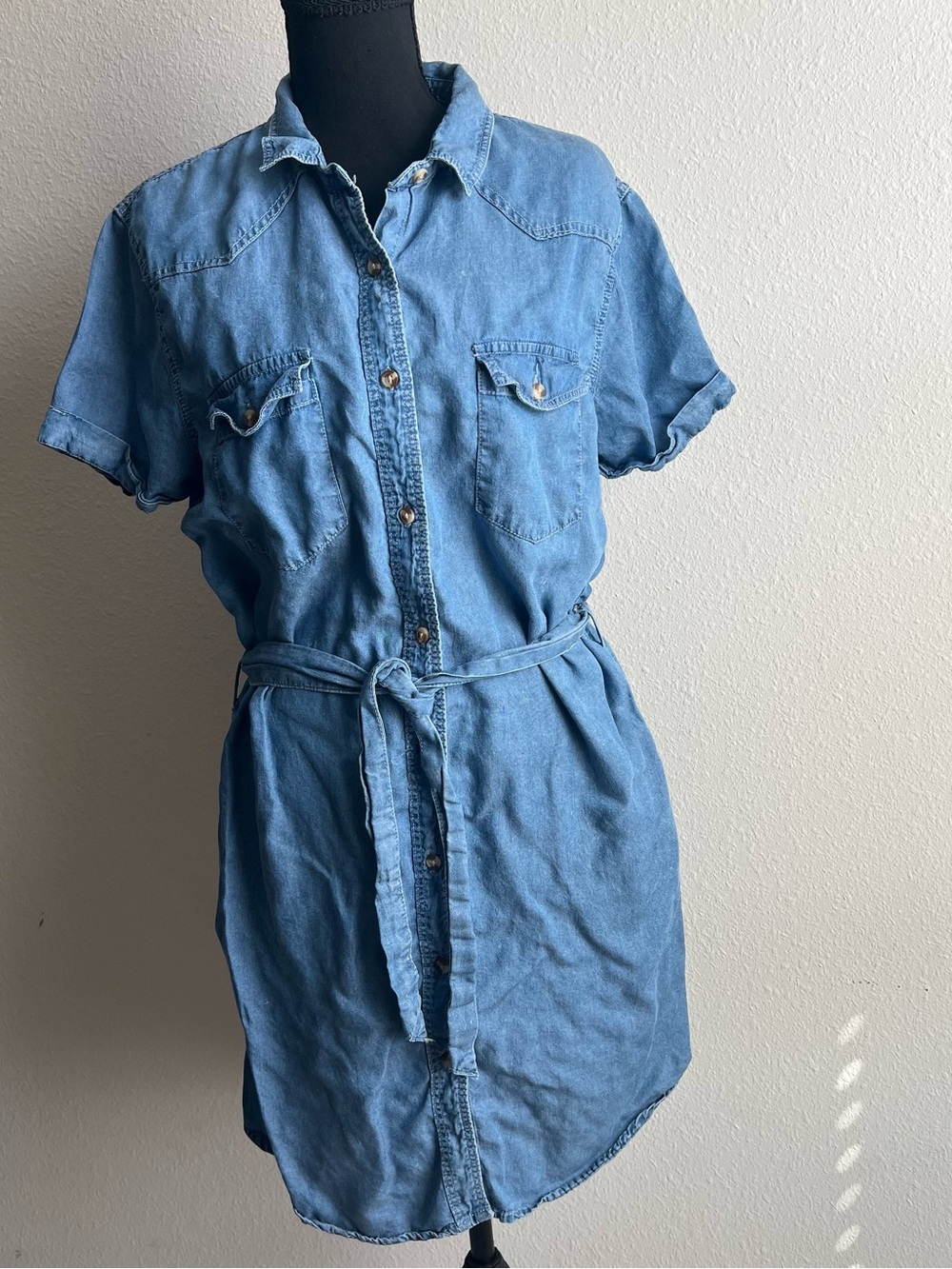 Thread & Supply Women’s LG Light Blue Denim Shirt Dress with Tie Belt